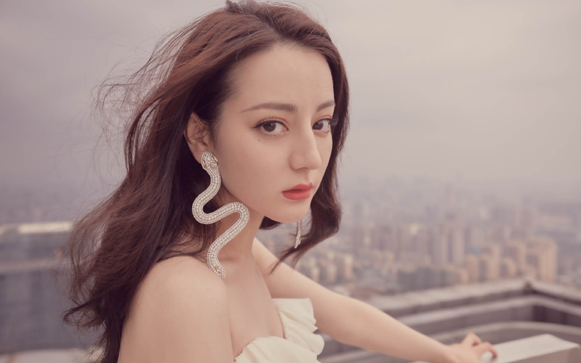 爱游戏体育（AYX）官方APP下载-法甲冠军激战：巴黎圣日耳曼必须赢下每场比赛才能保住优势，法甲巴黎圣日耳曼官网