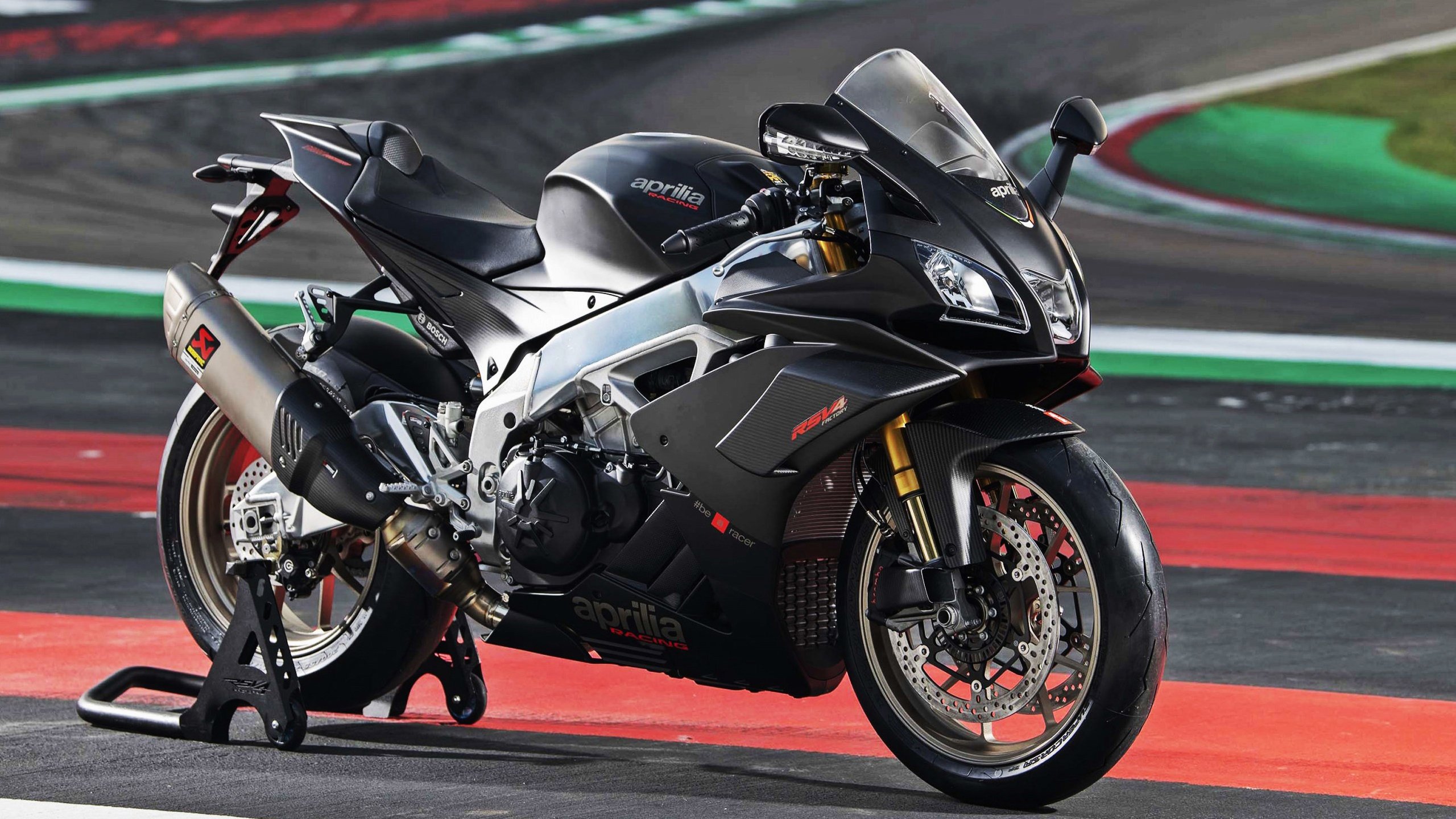 巴黎边路频繁突破制造持续威胁,巴黎 区