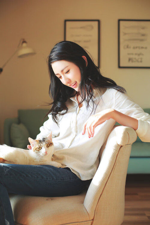 曼联在主场获胜,积分榜上升为第二